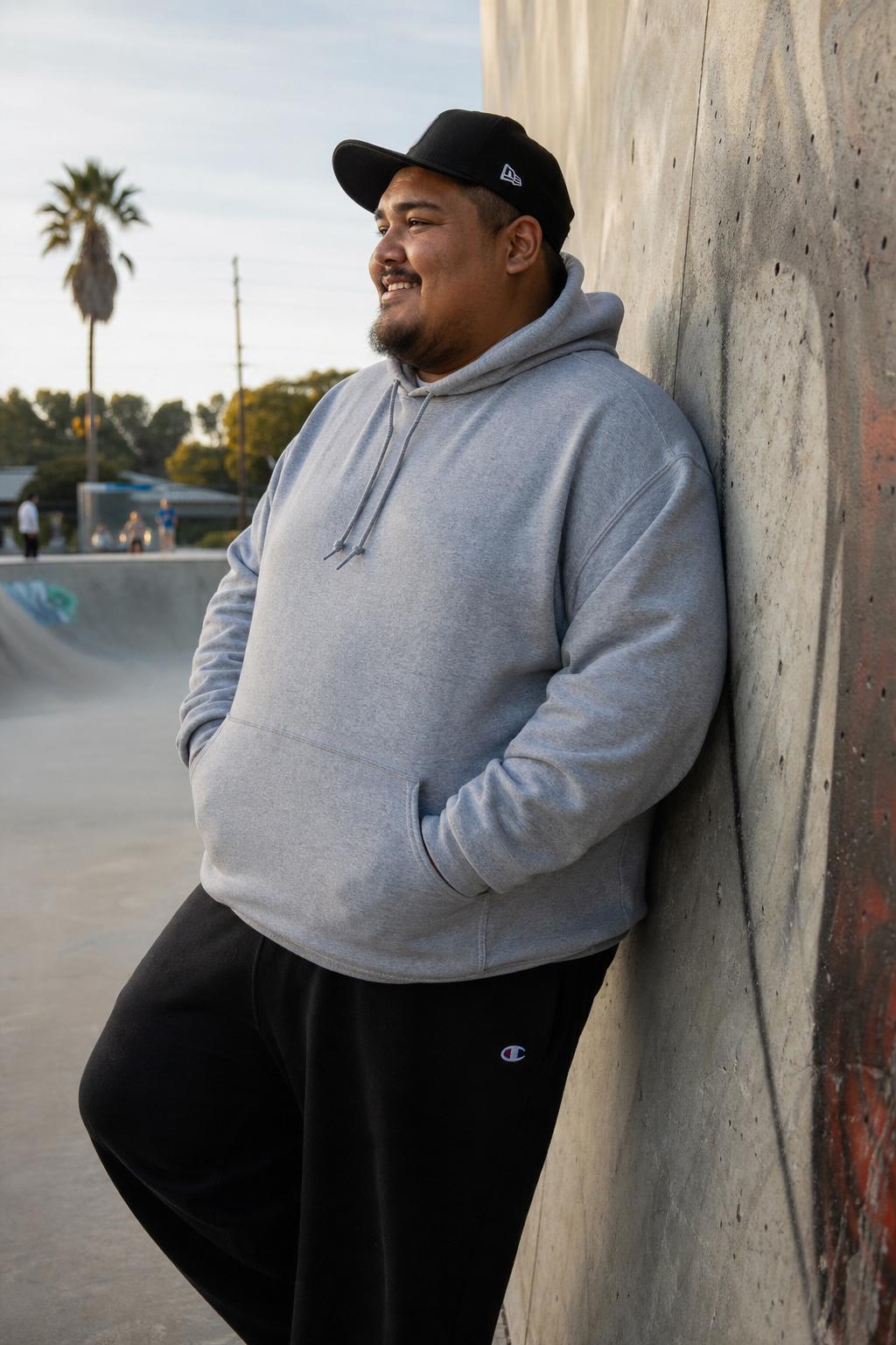 Plus-size grey hoodie — skate park